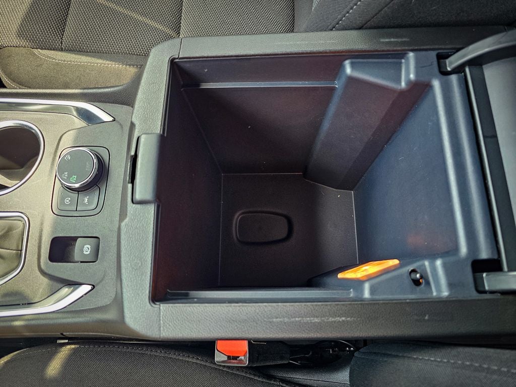 2022 Chevrolet Traverse AWD LT Cloth