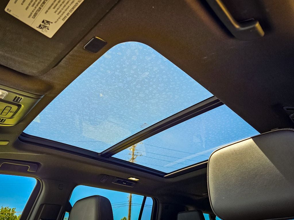 2022 Chevrolet Suburban 4WD RST