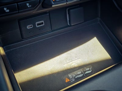 2022 Chevrolet Suburban 4WD RST
