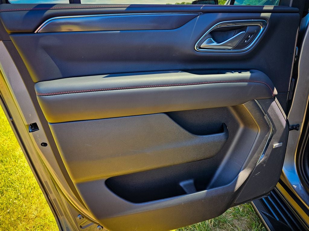 2022 Chevrolet Suburban 4WD RST