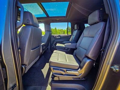 2022 Chevrolet Suburban 4WD RST