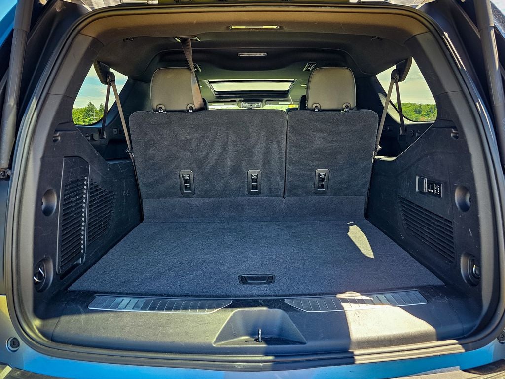 2022 Chevrolet Suburban 4WD RST