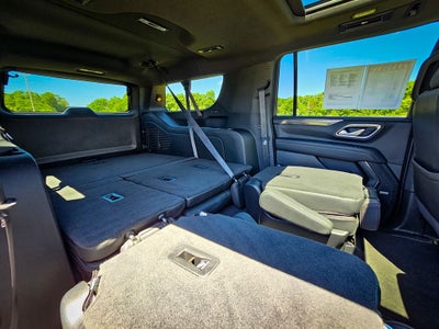 2022 Chevrolet Suburban 4WD RST