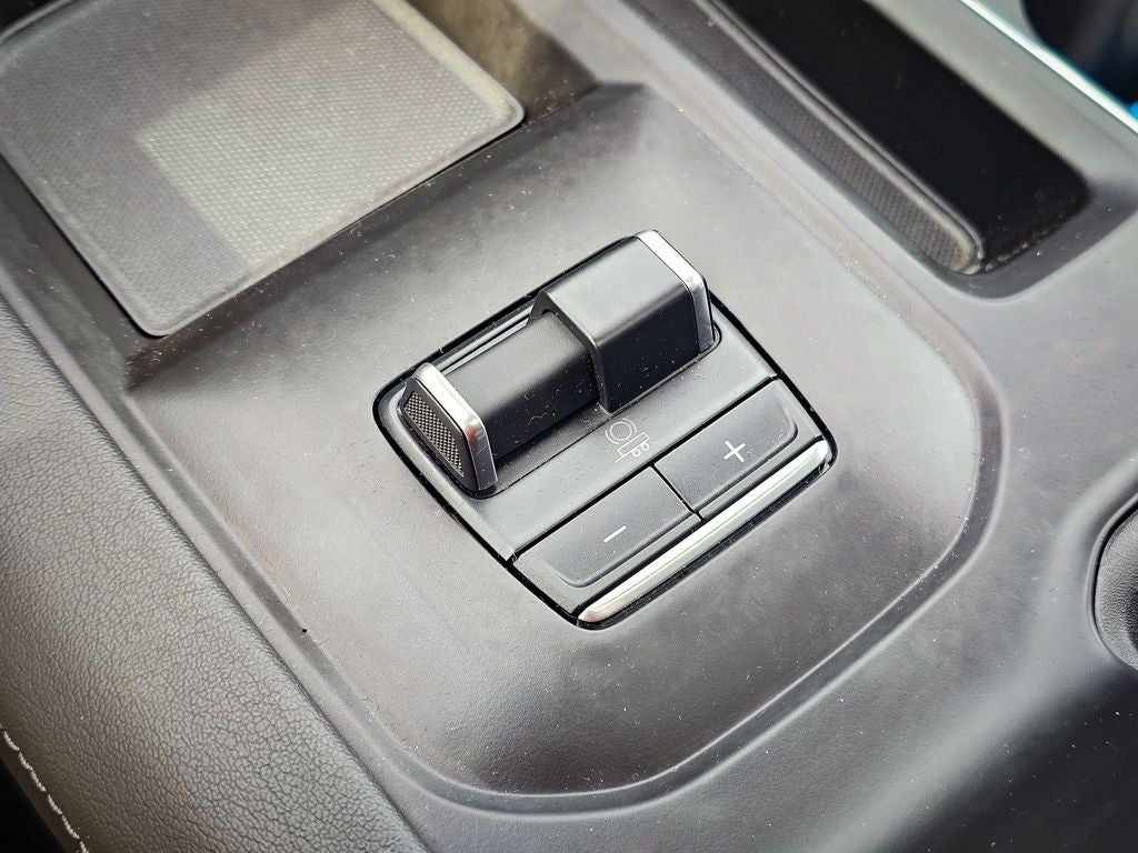 2024 GMC Sierra 2500HD 4WD Crew Cab Standard Bed Denali