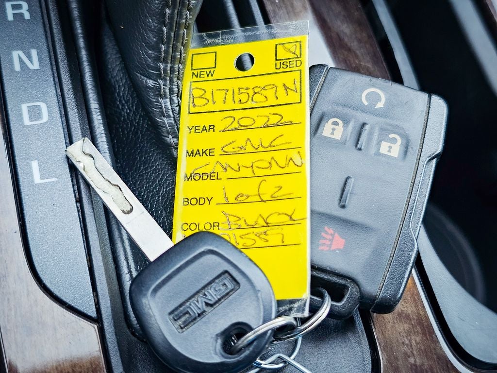 2022 GMC Canyon 4WD Crew Cab Short Box Elevation