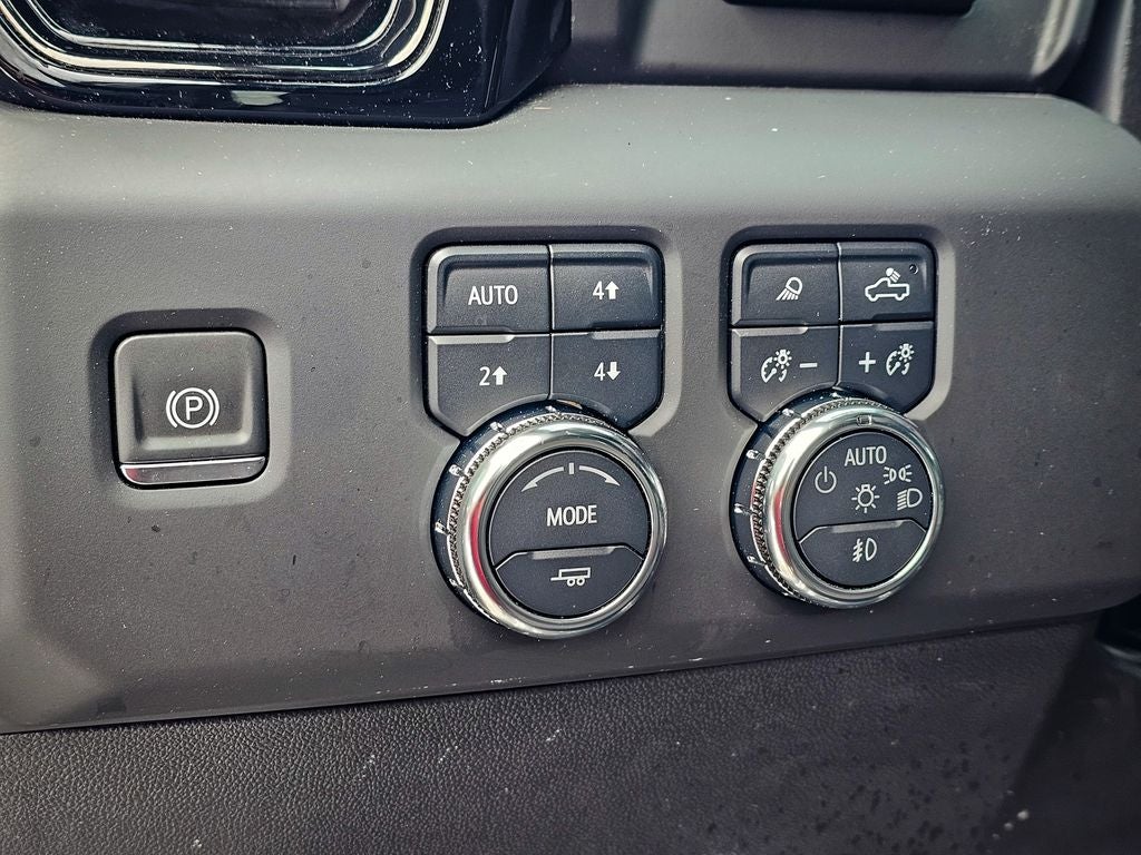 2024 GMC Sierra 1500 4WD Crew Cab Short Box AT4