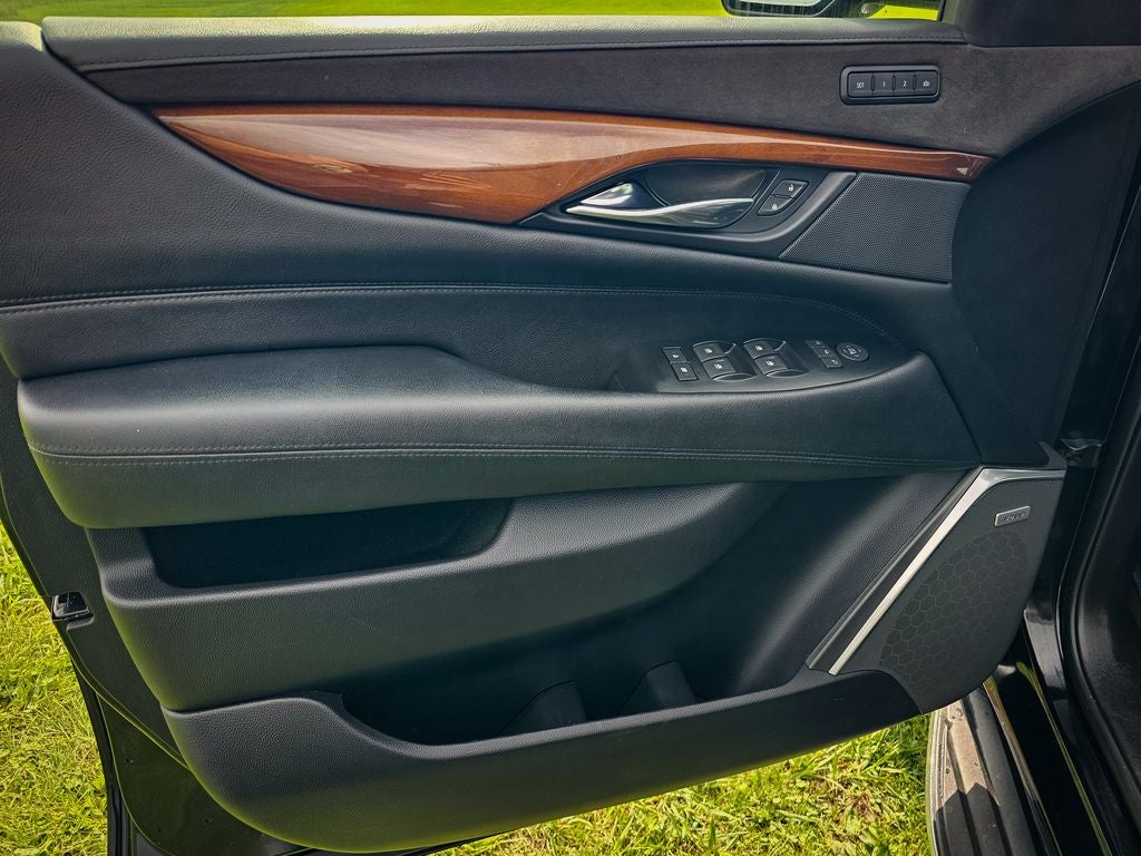 2020 Cadillac Escalade 2WD Luxury