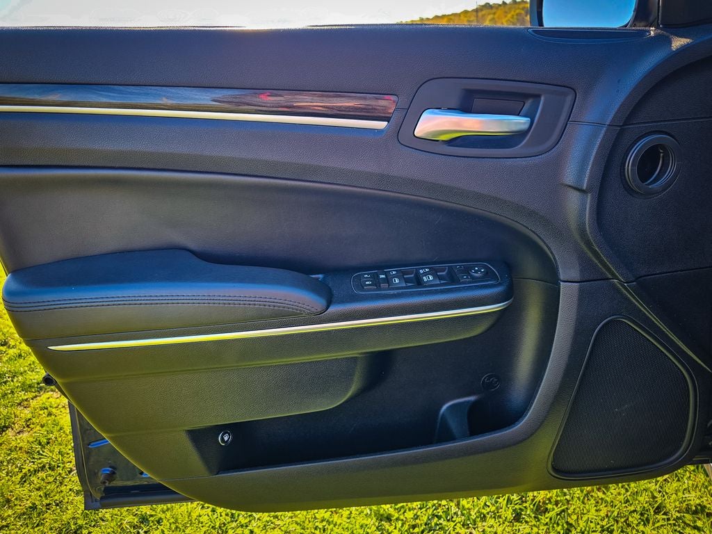 2016 Chrysler 300 Limited