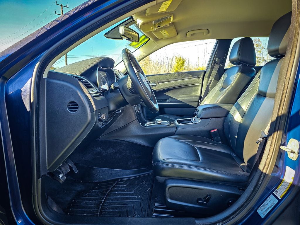 2016 Chrysler 300 Limited