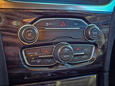 2016 Chrysler 300 Limited