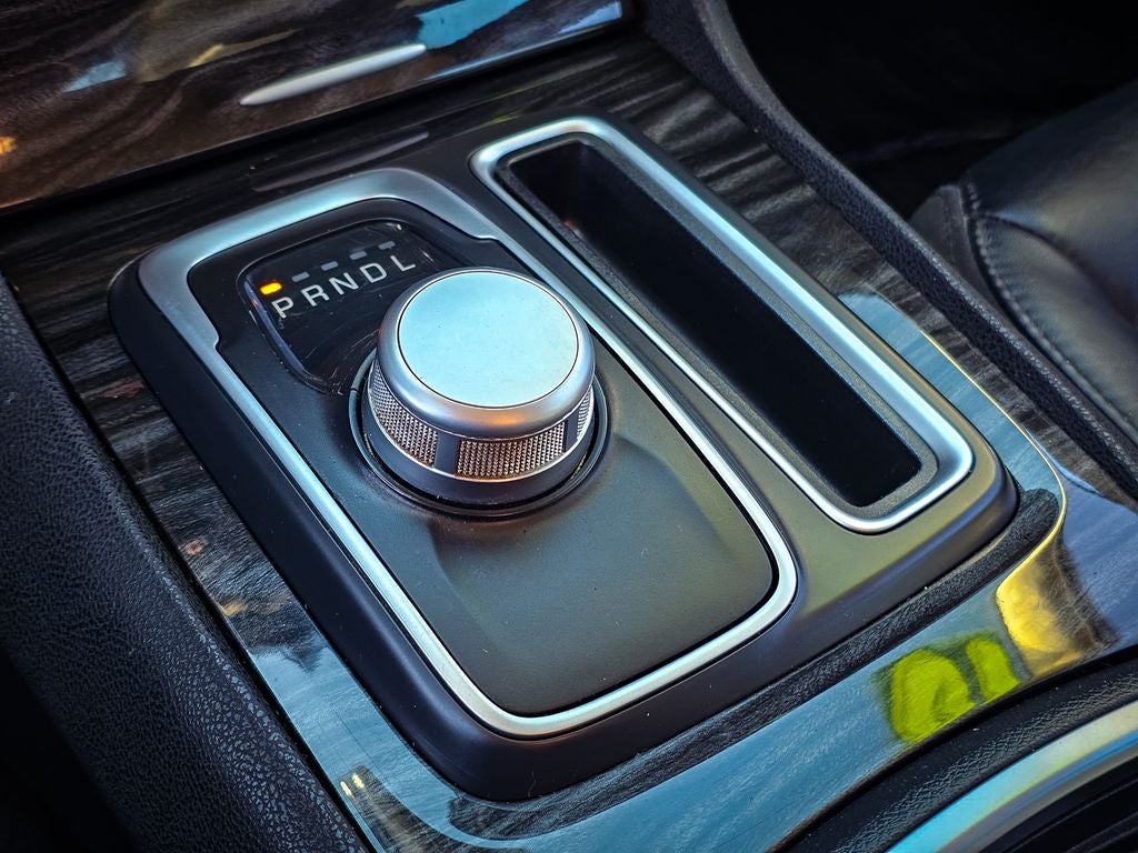 2016 Chrysler 300 Limited