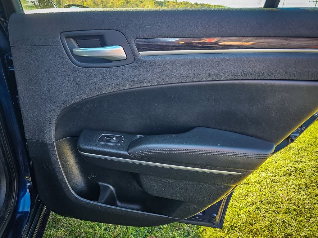 2016 Chrysler 300 Limited