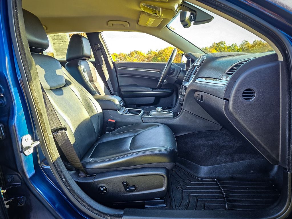 2016 Chrysler 300 Limited