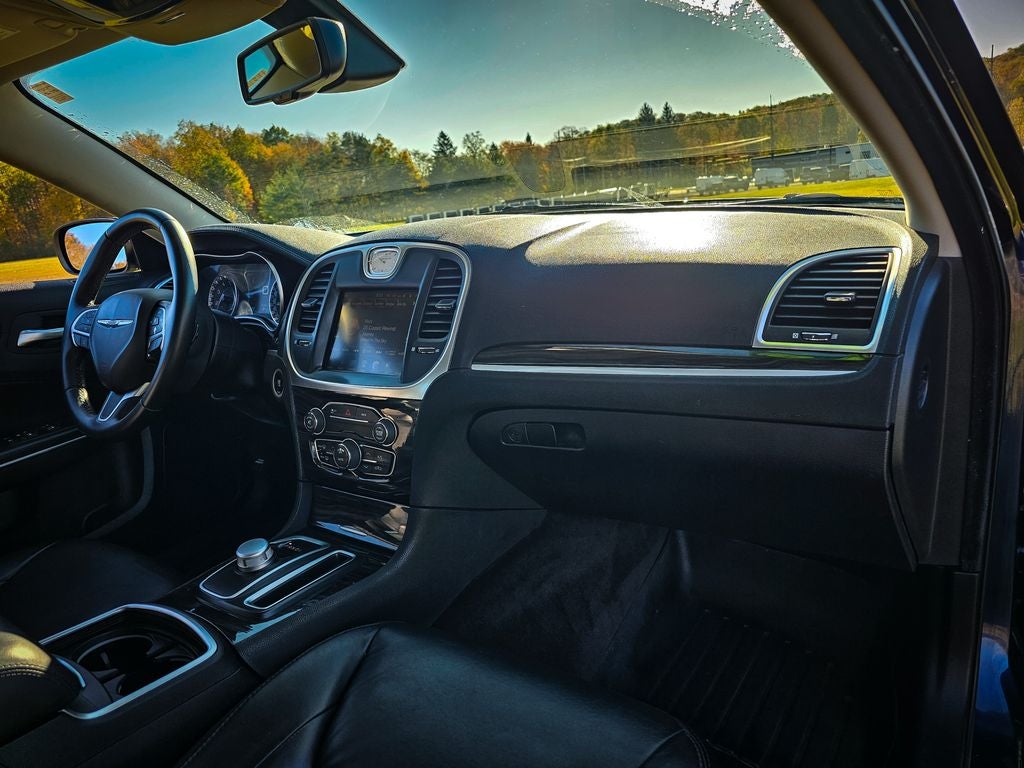 2016 Chrysler 300 Limited