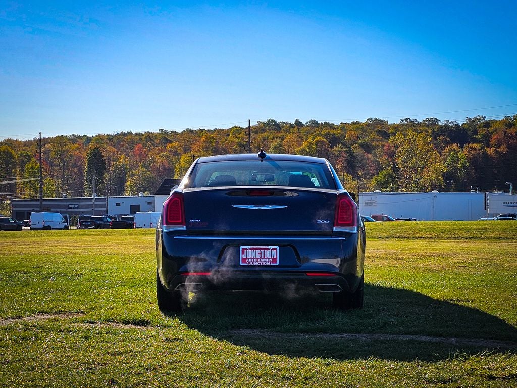 2016 Chrysler 300 Limited