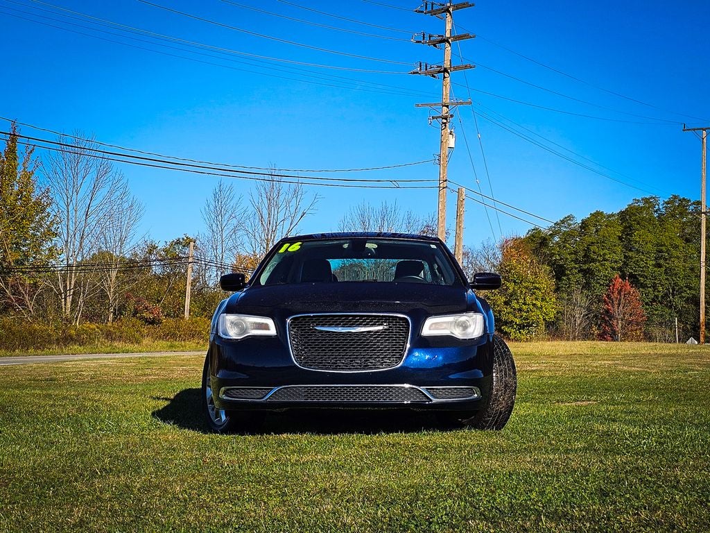 2016 Chrysler 300 Limited