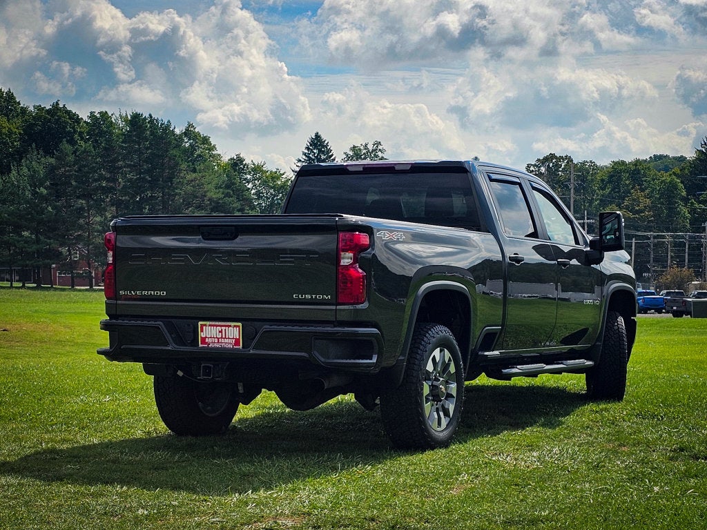 2022 Chevrolet Silverado 2500HD 4WD Crew Cab Standard Bed Custom
