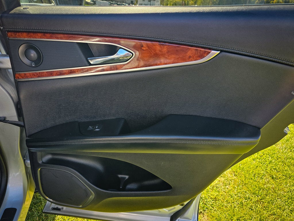 2019 Lincoln Nautilus Select