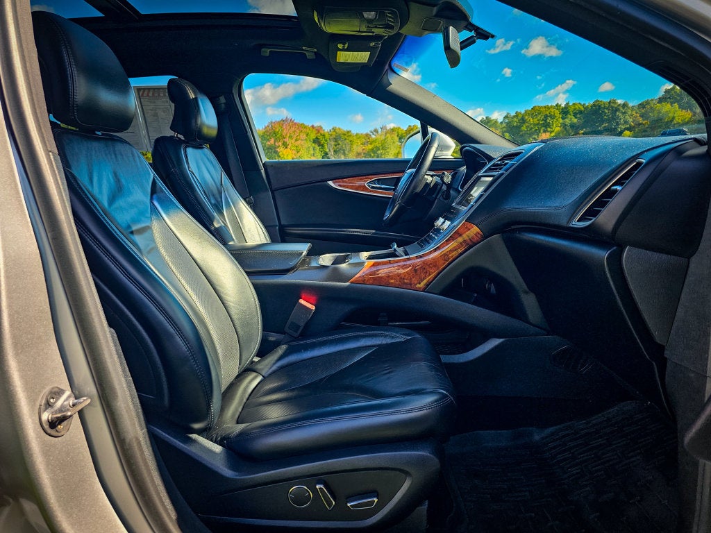 2019 Lincoln Nautilus Select