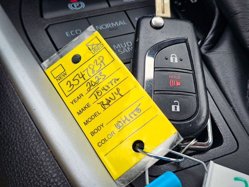 2023 Toyota RAV4 LE