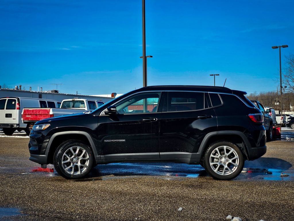 2024 Jeep Compass Latitude Lux FWD