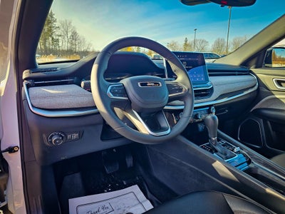 2024 Jeep Compass Latitude Lux FWD