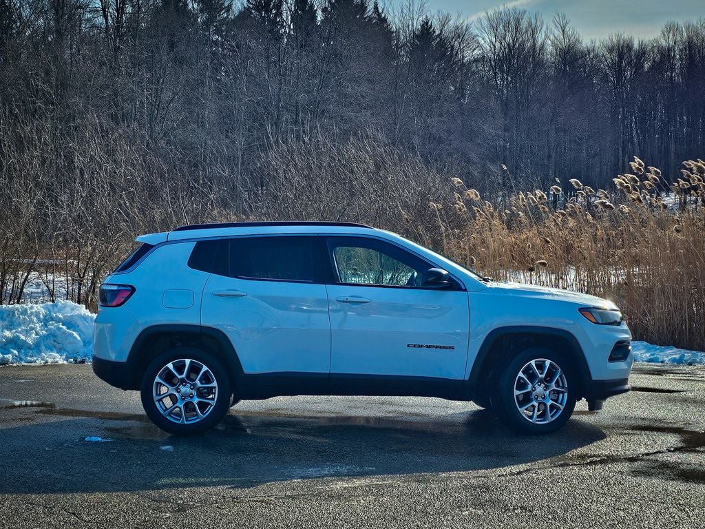 2024 Jeep Compass Latitude Lux FWD