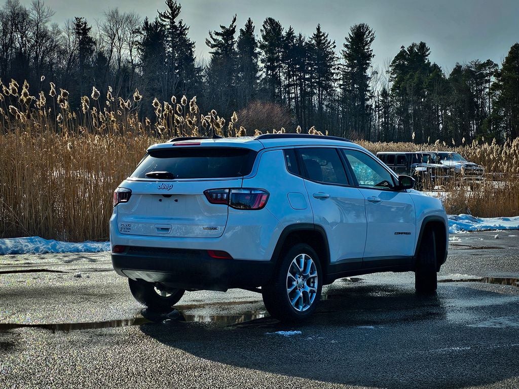 2024 Jeep Compass Latitude Lux FWD