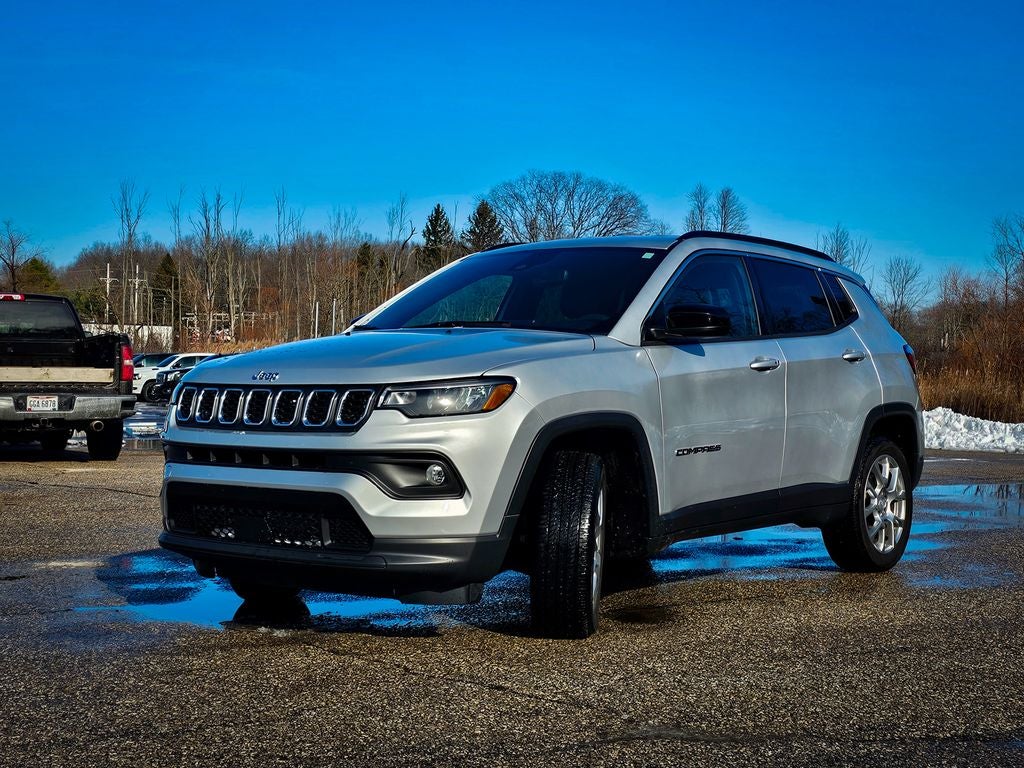 2024 Jeep Compass Latitude Lux FWD