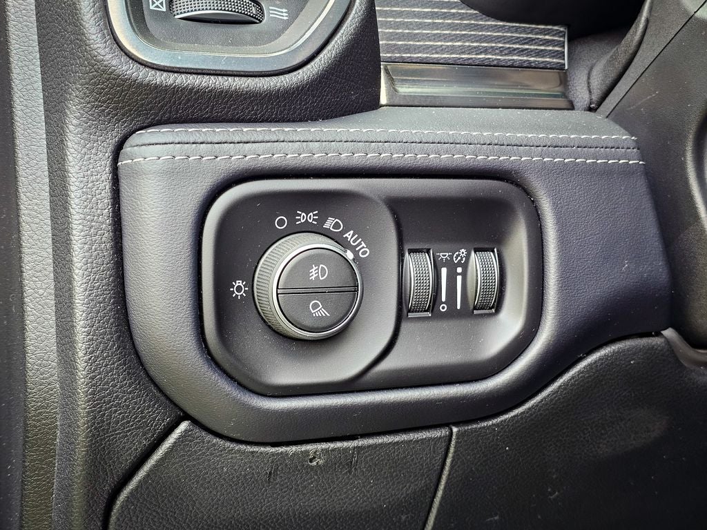 2019 RAM 2500 Limited Crew Cab 4x4 6'4' Box