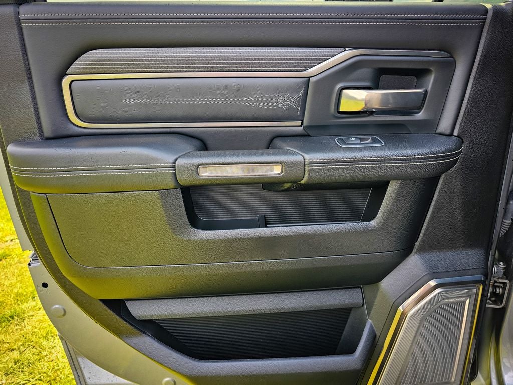 2019 RAM 2500 Limited Crew Cab 4x4 6'4' Box
