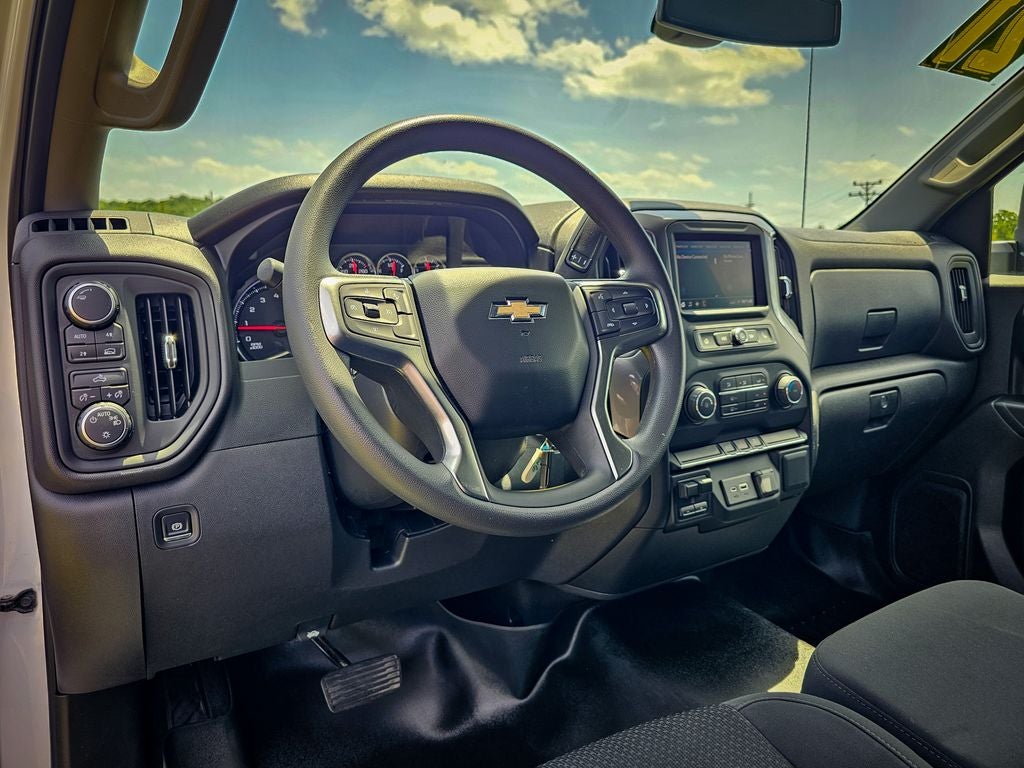 2021 Chevrolet Silverado 1500 4WD Crew Cab Short Bed Custom