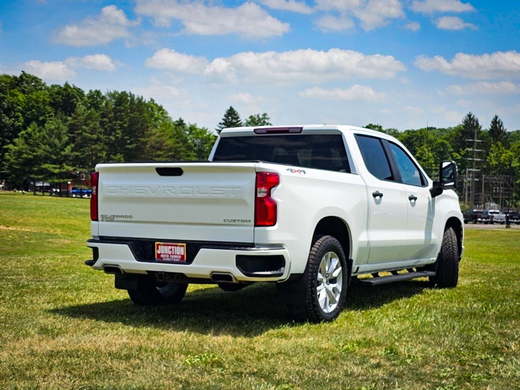 2021 Chevrolet Silverado 1500 4WD Crew Cab Short Bed Custom