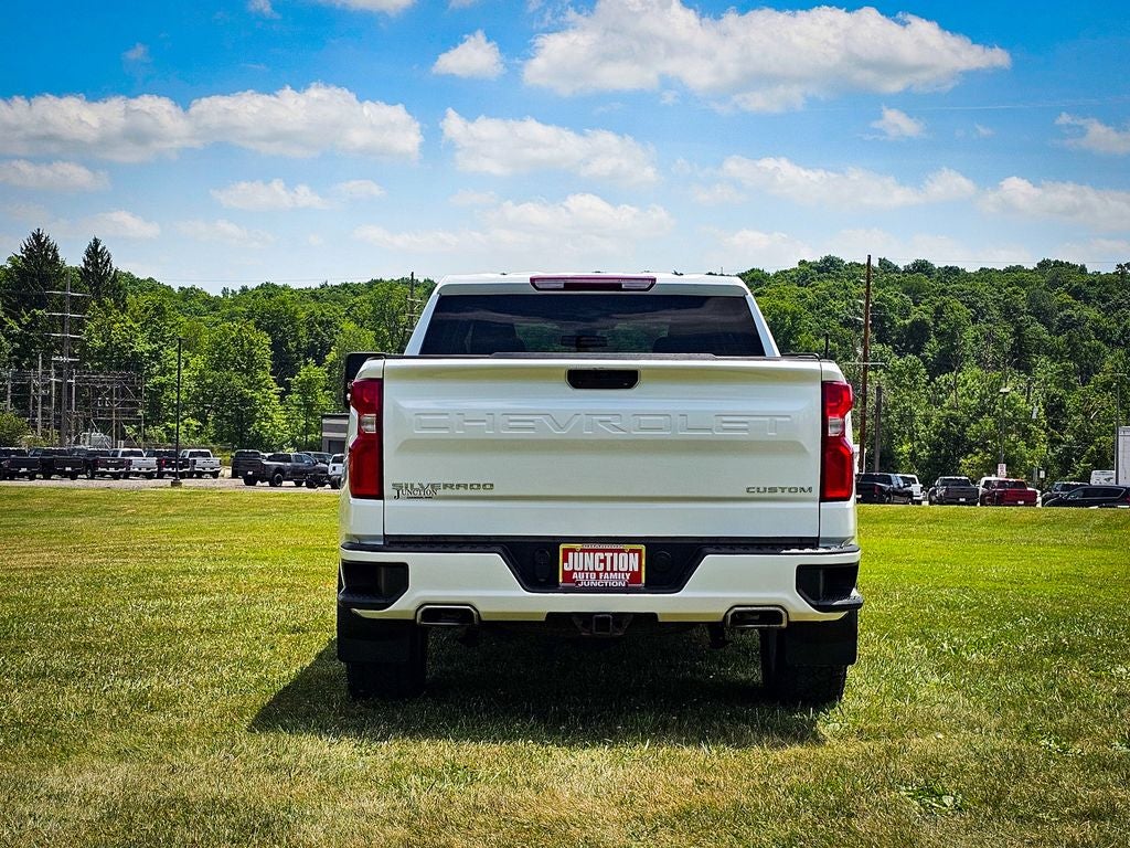 2021 Chevrolet Silverado 1500 4WD Crew Cab Short Bed Custom