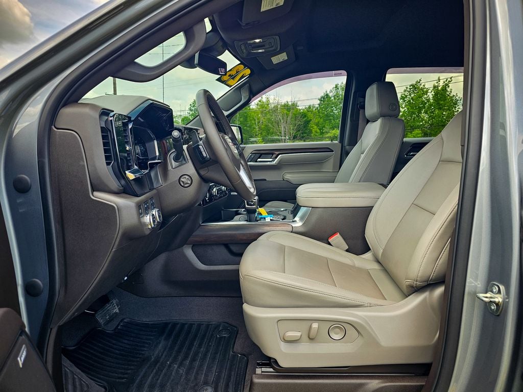 2023 GMC Sierra 1500 4WD Crew Cab Standard Box SLT