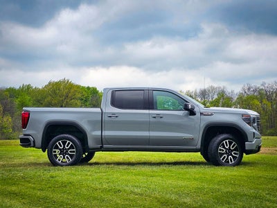 2024 GMC Sierra 1500 4WD Crew Cab Short Box AT4