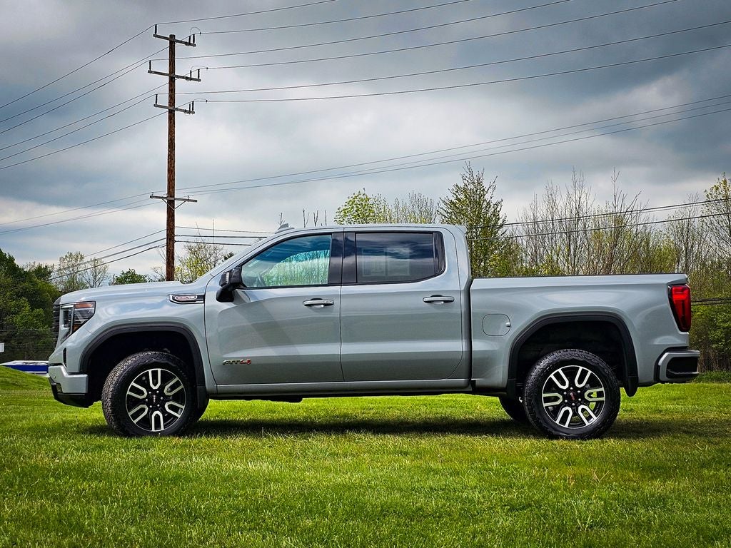 2024 GMC Sierra 1500 4WD Crew Cab Short Box AT4