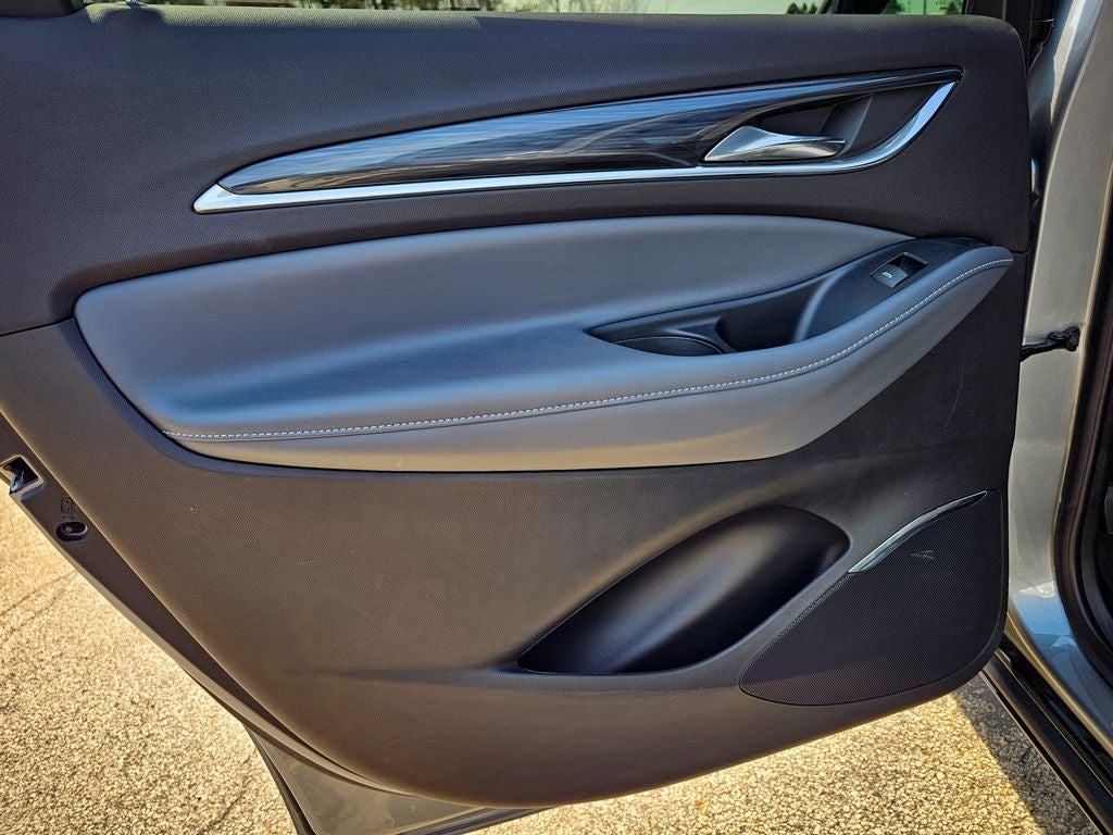 2023 Buick Enclave Essence AWD