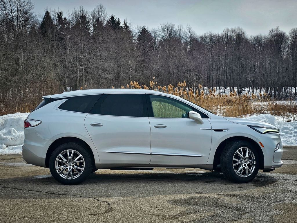 2023 Buick Enclave Essence AWD