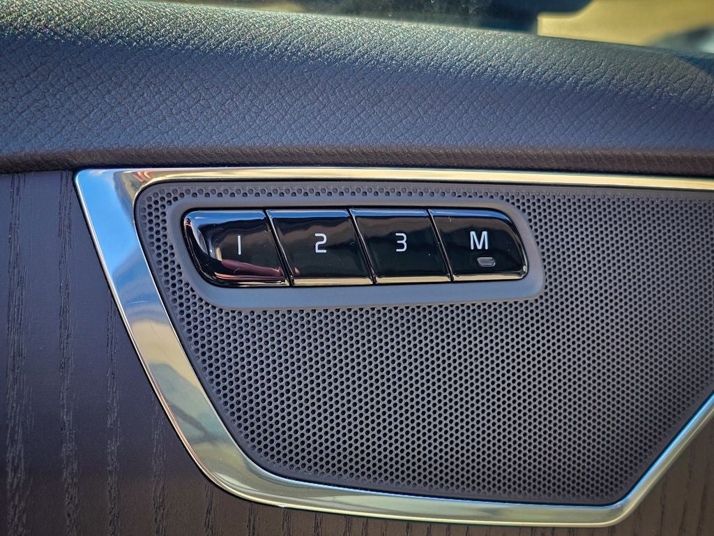 2020 Volvo XC90 T6 Momentum 6 Passenger