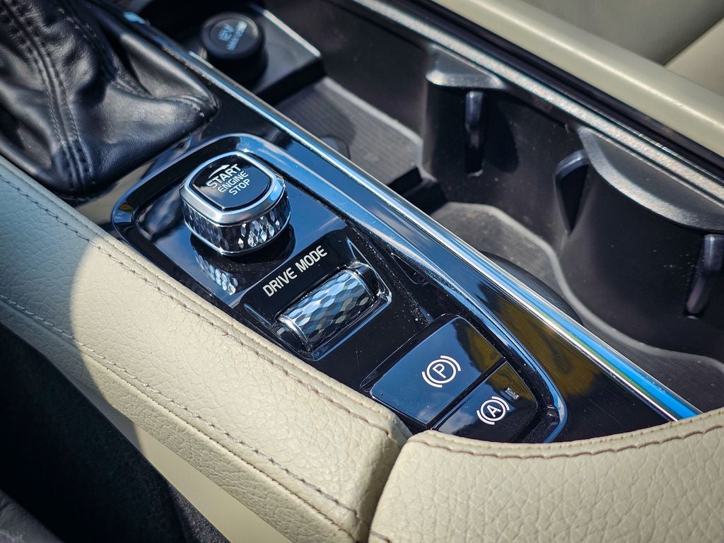 2020 Volvo XC90 T6 Momentum 6 Passenger