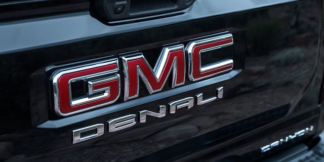 Close-up of the Exclusive Badging on the 2025 GMC Canyon Denali Tailgate
